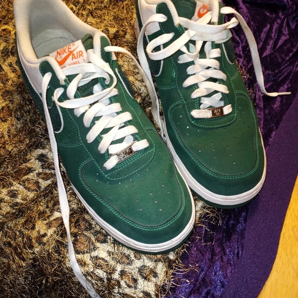 Shoes - Picture 3 of 3